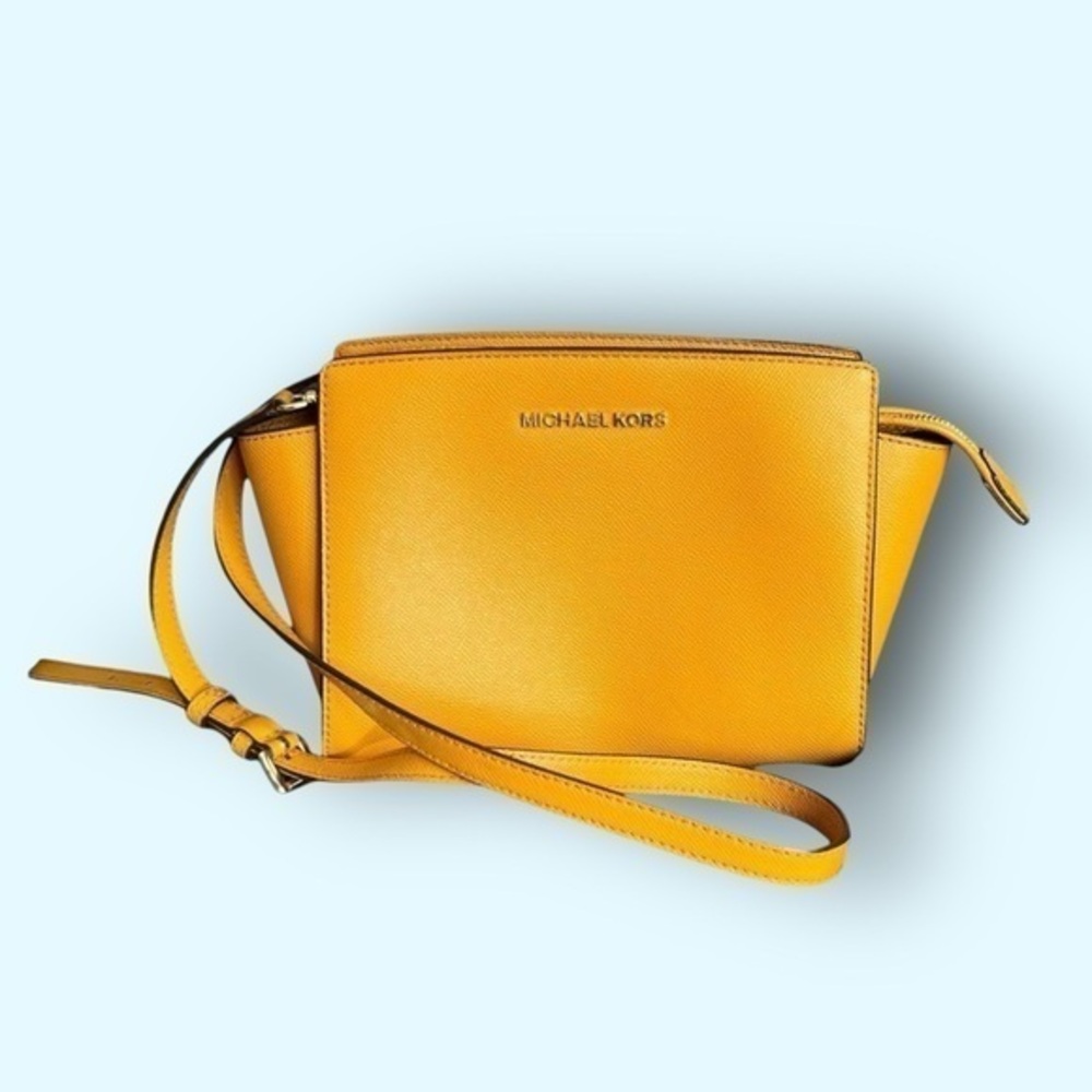 MICHAEL KORS Selma Medium Leather Crossbody Bag